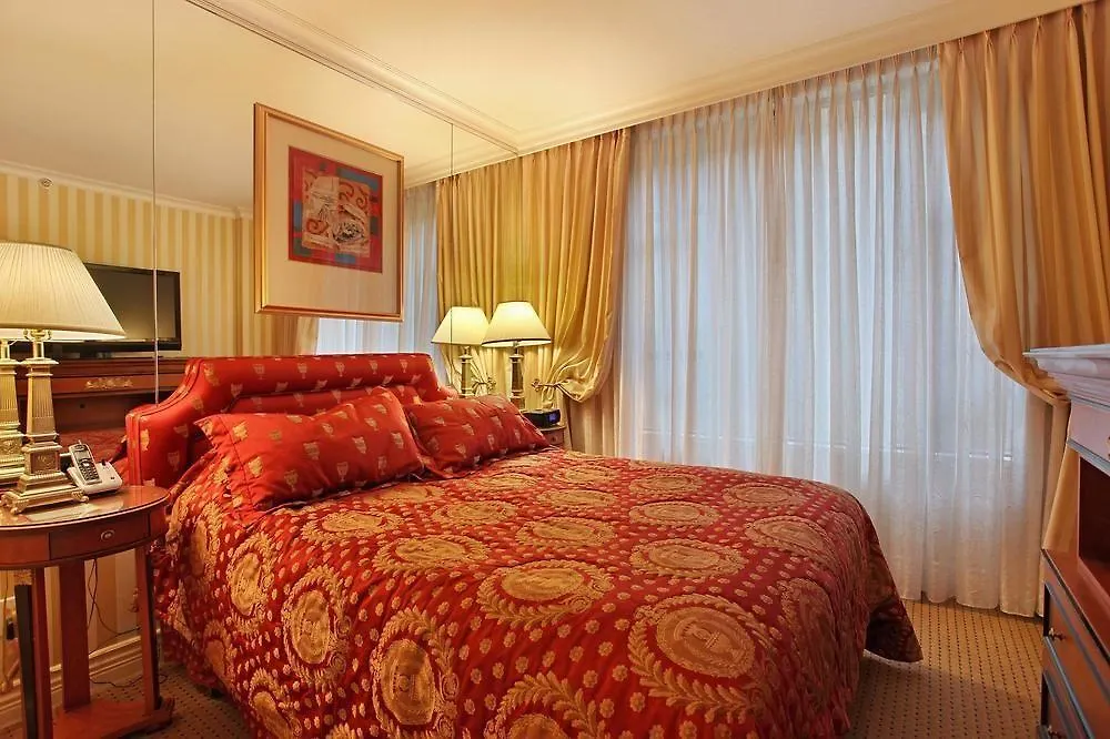 וונקובר Hotel Le Soleil By Executive Hotels