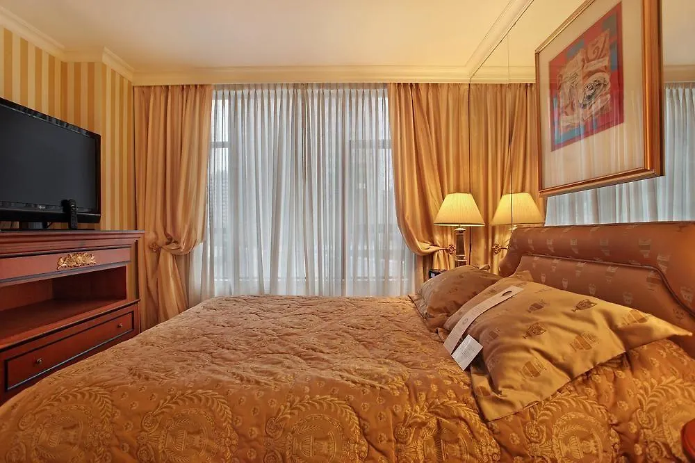 וונקובר Hotel Le Soleil By Executive Hotels