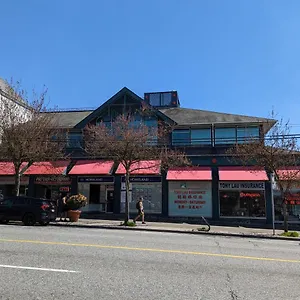 Away At Near Yvr ホームステイ バンクーバー