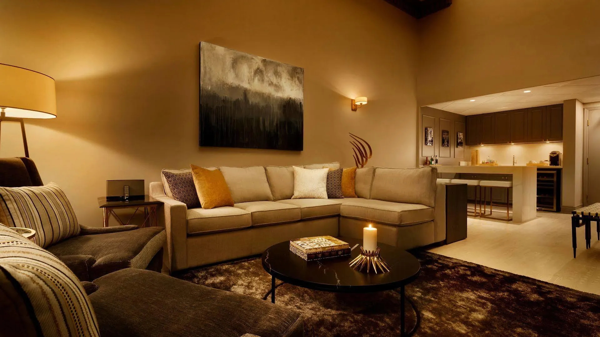 Hotel Le Soleil By Executive Hotels Vancouver