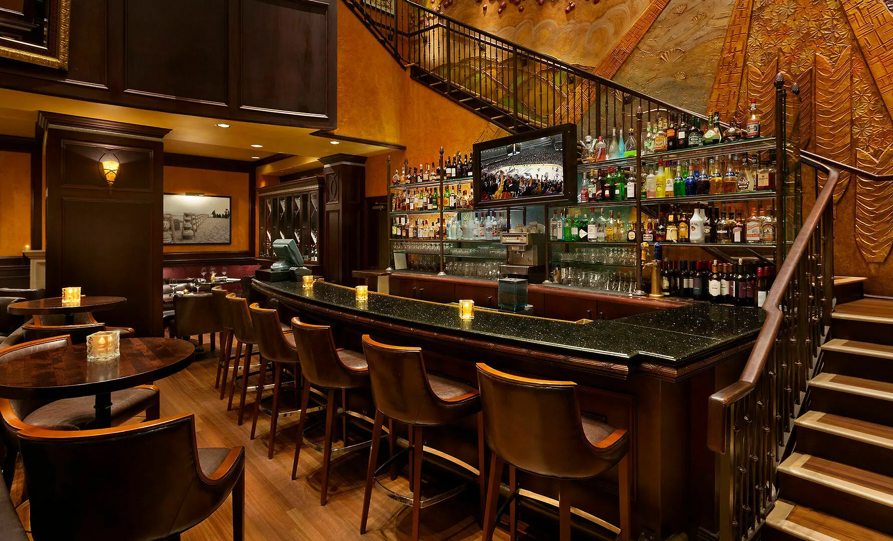 Hotel Le Soleil By Executive Hotels Vancouver