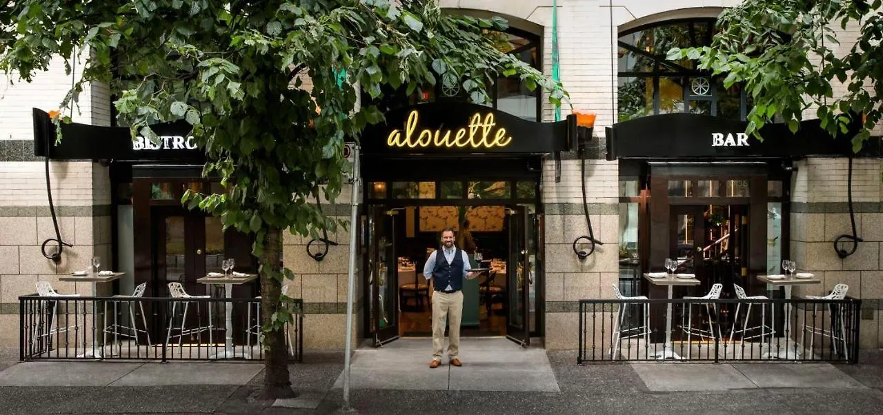 Hotel Le Soleil By Executive Hotels Vancouver