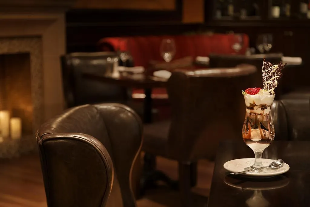 Hotel Le Soleil By Executive Hotels Vancouver