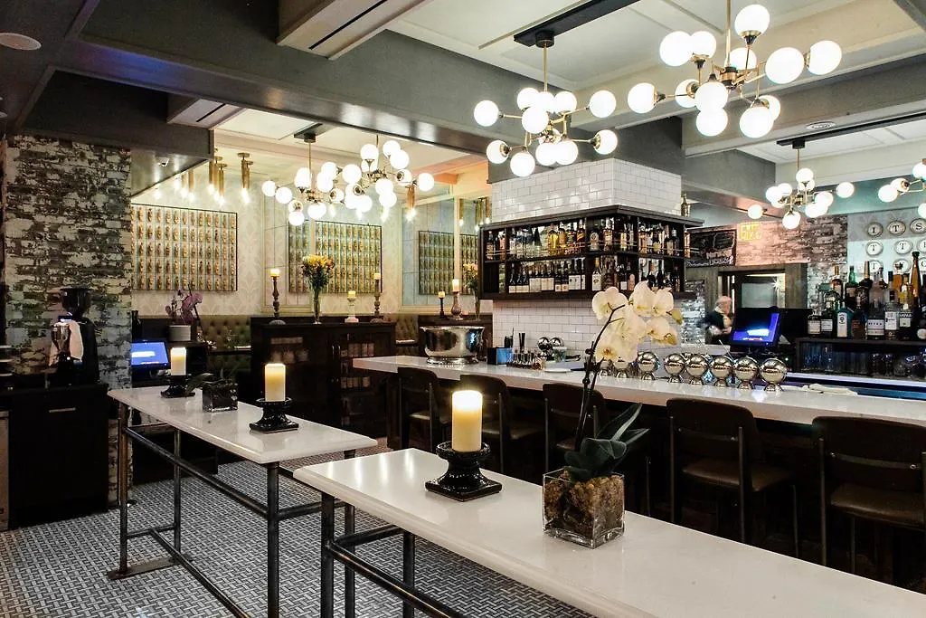 Hotel Le Soleil By Executive Hotels Vancouver