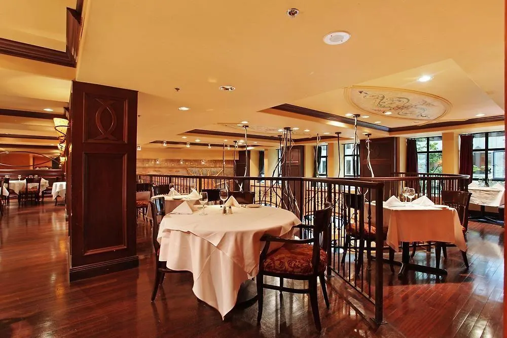 Hotel Le Soleil By Executive Hotels Vancouver 4*,  Canada