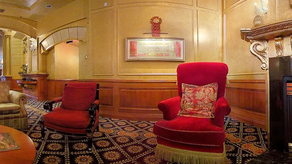 Hotel Le Soleil By Executive Hotels Vancouver