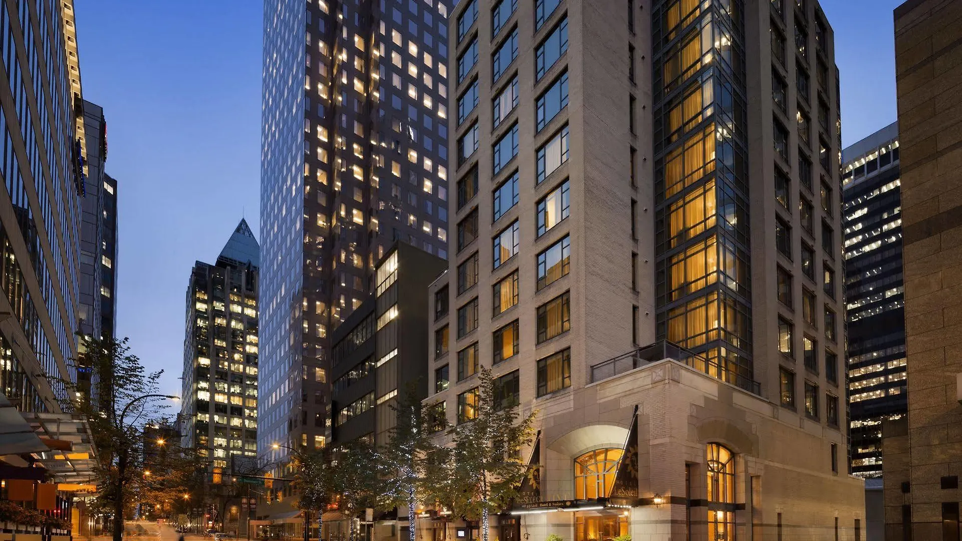 Hotel Le Soleil By Executive Hotels Vancouver